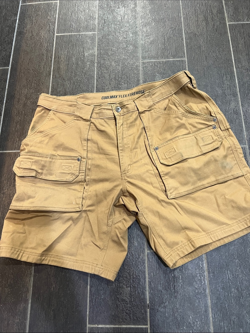Duluth Trading Co Tan Cargo Work Shorts with Multiple Pockets - Picture 1 of 5